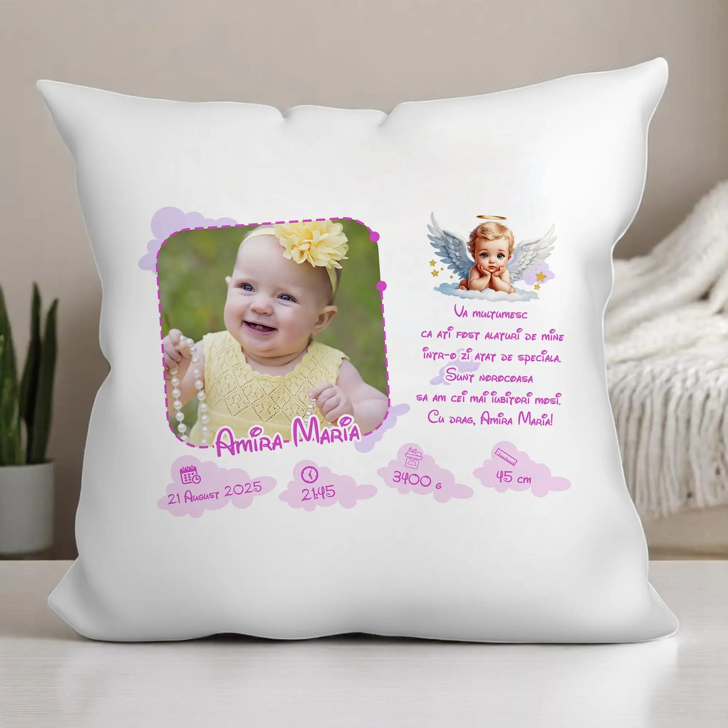 Pernă personalizată cu datele de naștere ale bebelușului – 40×40 cm | de la bebe fetita pentru mosi