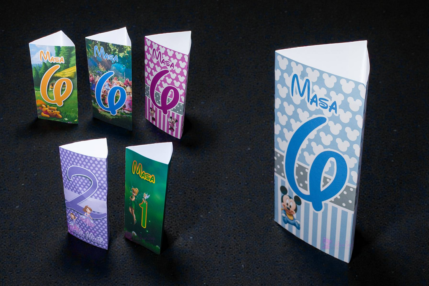 Număr de masă cu meniu personalizat pentru botez – model M4