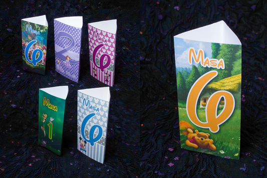 Număr de masă cu meniu personalizat pentru botez – model M5